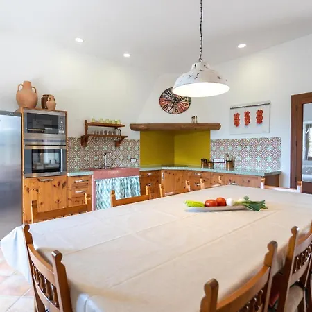 Gorgeous In With Kitchen Holiday home