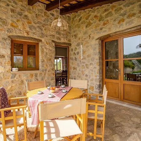 Gorgeous In With Kitchen Holiday home *
